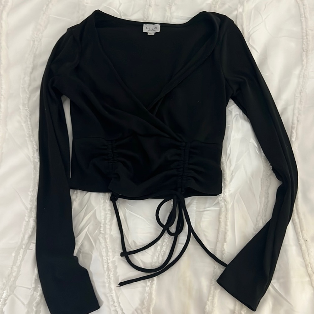 Lelis black ribbed long sleeve v neck